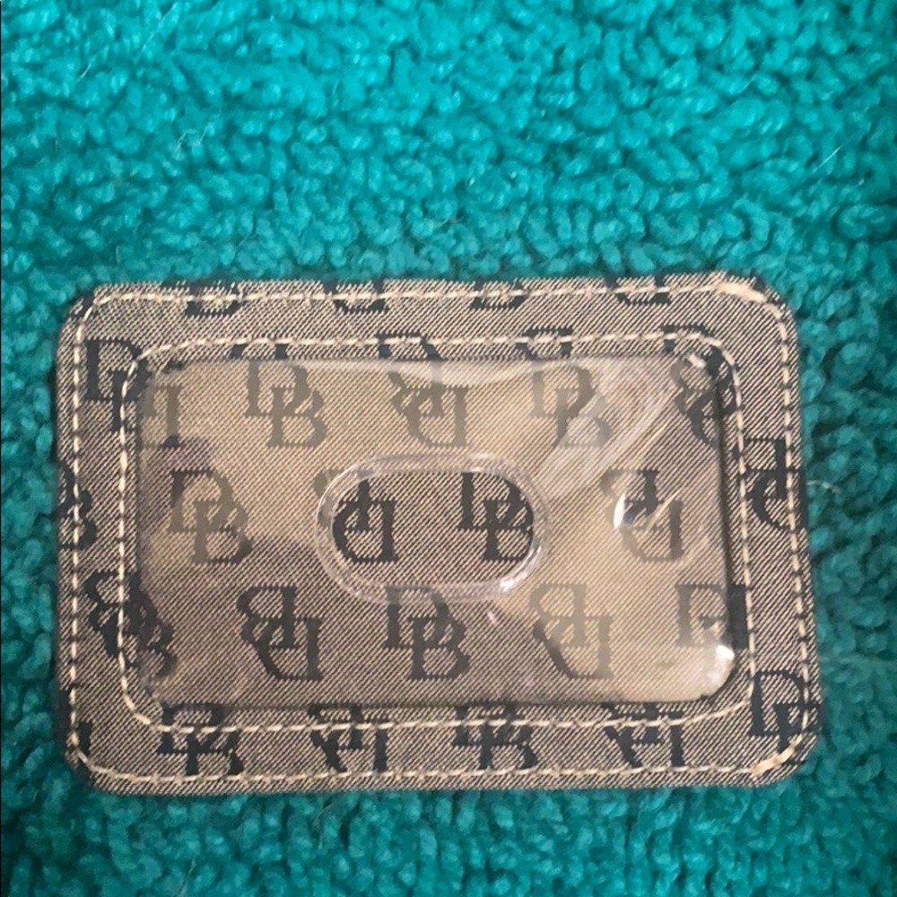 dooney and bourke card holder